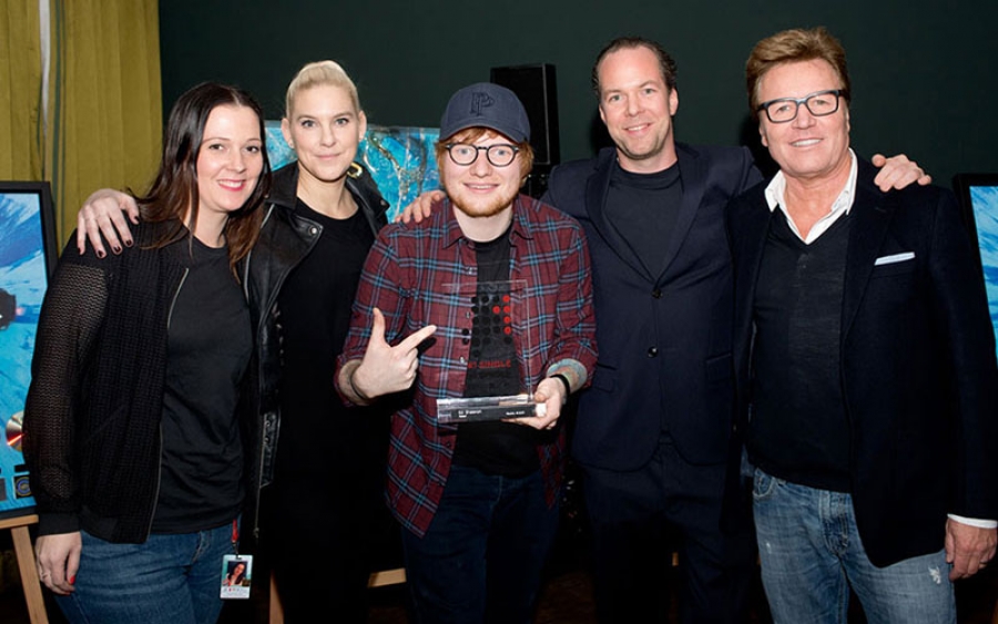 Offizielle Deutsche Charts: Ed Sheeran über Weihnachten an Doppelspitze