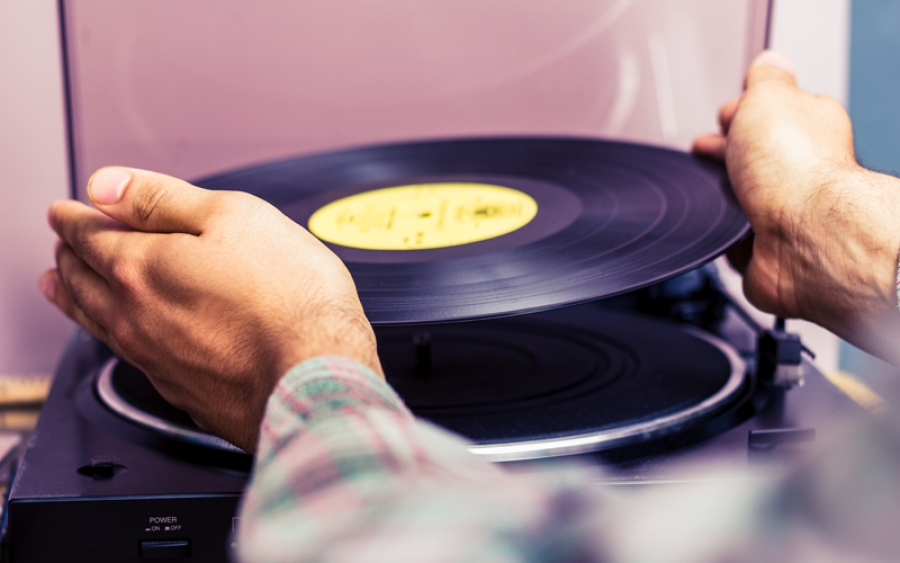 Vinyl trotz leichter Rückgänge weiter stark in der Nische